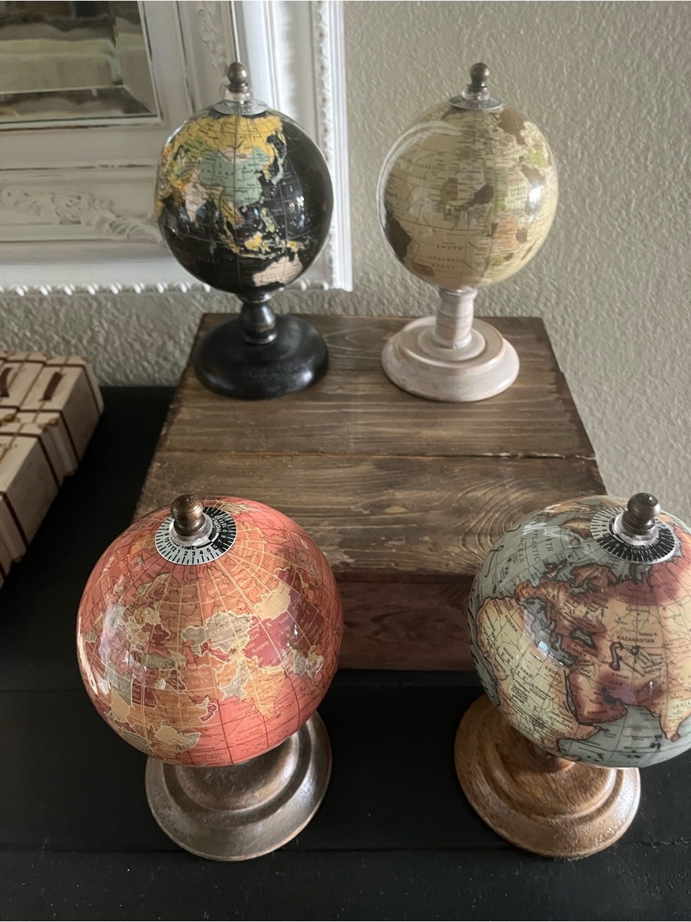 Vintage-Style Decorative Table Globe - Multi-Color(4)
